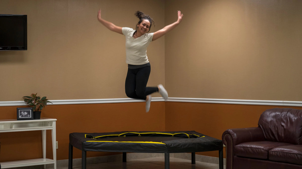 7.5-Foot Trampoline with Enclosure T7921