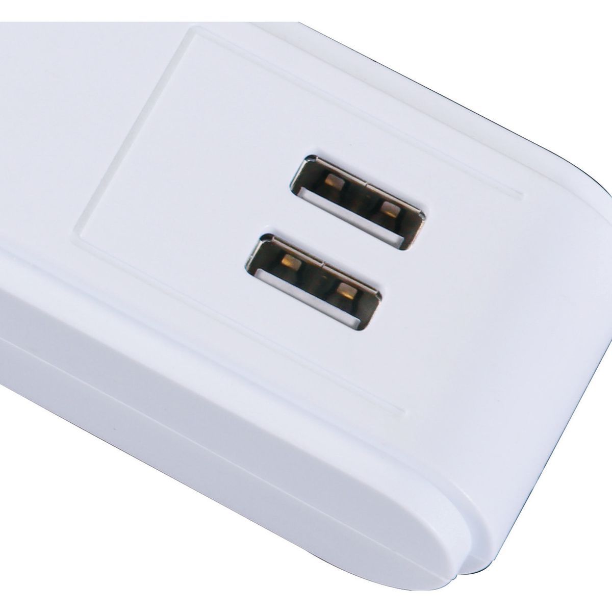6-Outlet 2 USB Power Strip S217122
