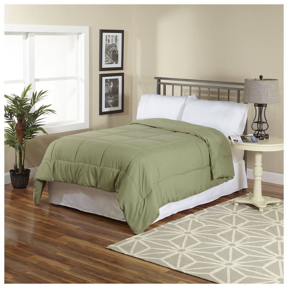 Queen Down Alternative Comforter Y728
