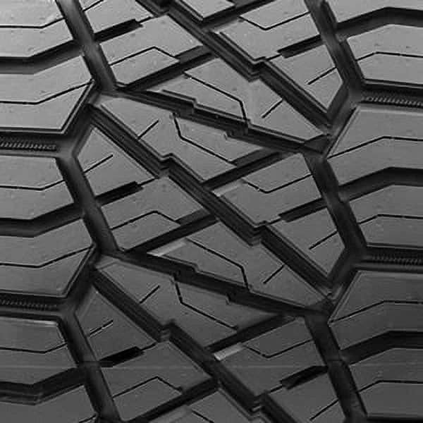 275/65R20 126 Q Tire U959361