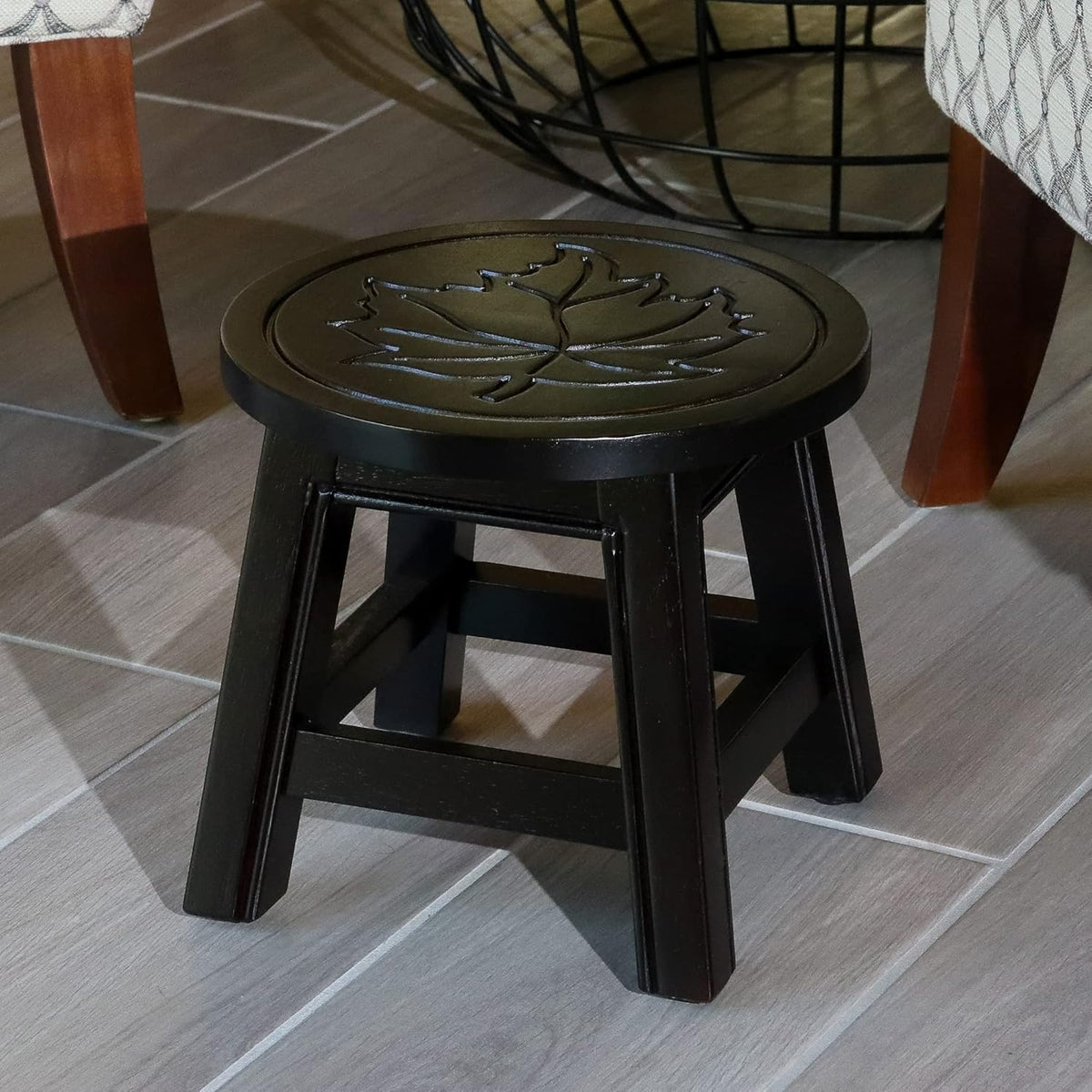 Antique White Wooden Step Stool K7144