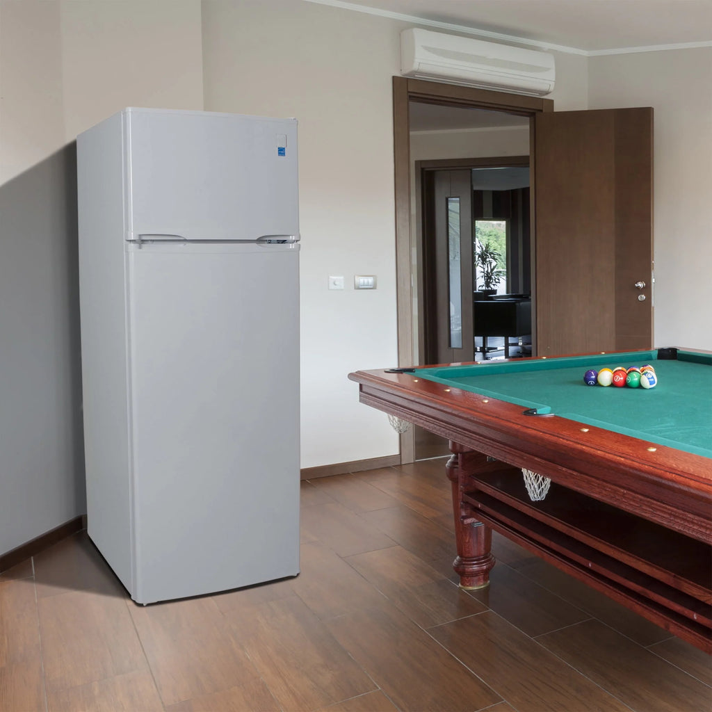 White 7.3 Cu. Ft. Top Freezer Refrigerator T7252