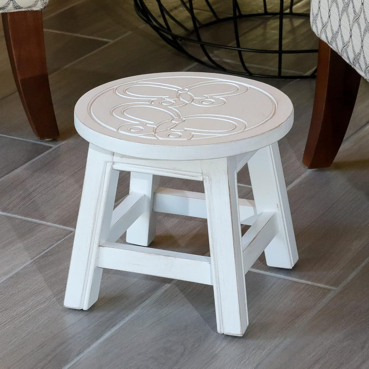 Antique White Wooden Step Stool K7144