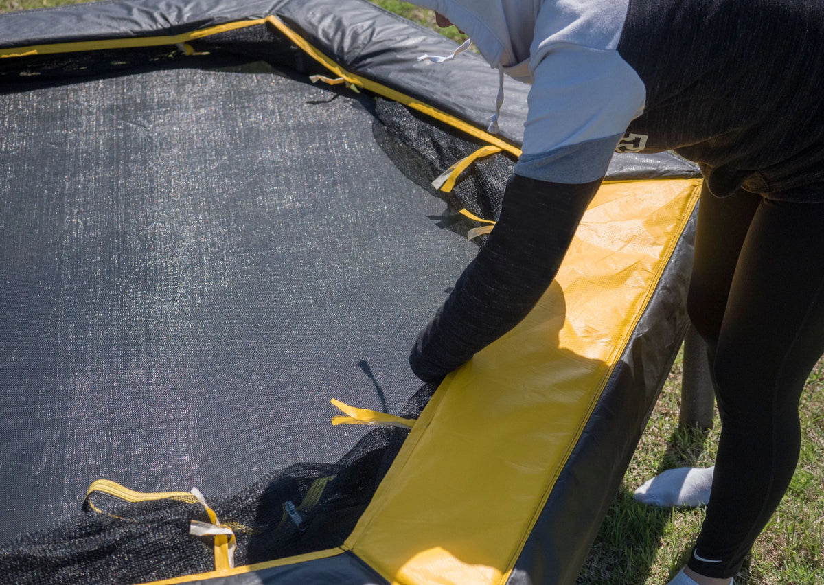 7.5-Foot Trampoline with Enclosure T7921